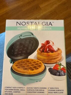 Nostalgia Mini Waffle Maker - Aqua Green. Never Used!